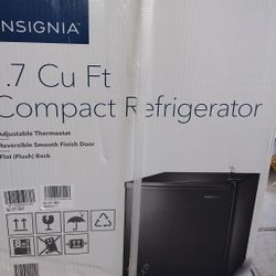 NIB INSIGNIA COMPACT REFRIGERATOR  NS-CF17BK9