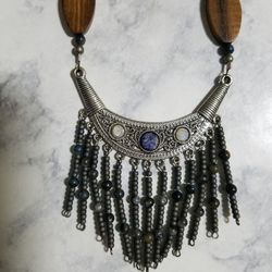 Mixed Natural materials-fringe bead necklace