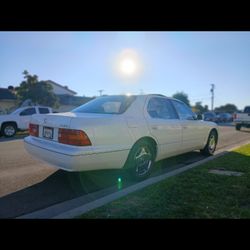 1997 Lexus LS 400