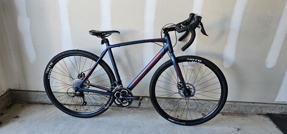 Moving Sale!! Royce Union Men's' Gravel Bike!! Bike is in great condition! Super Light Weight!