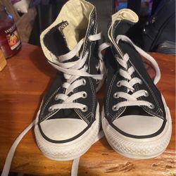 High top Converse Size6 Half