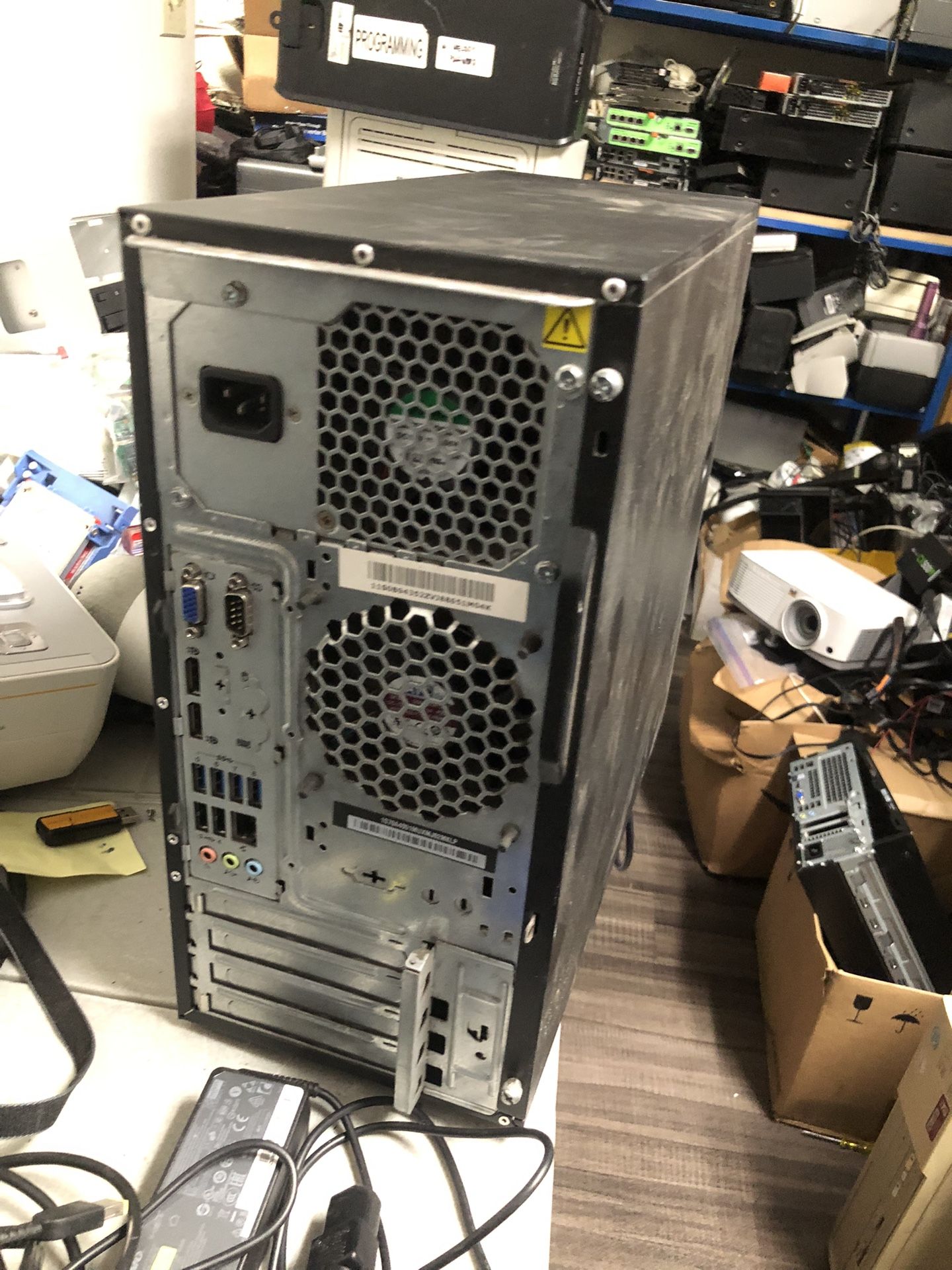 Lenovo Thinkserver TS140 Intel(R) Xeon(R) CPU E3-1225 v3 @ 3.20GHz 3.20 GHz RAM 12.0GB