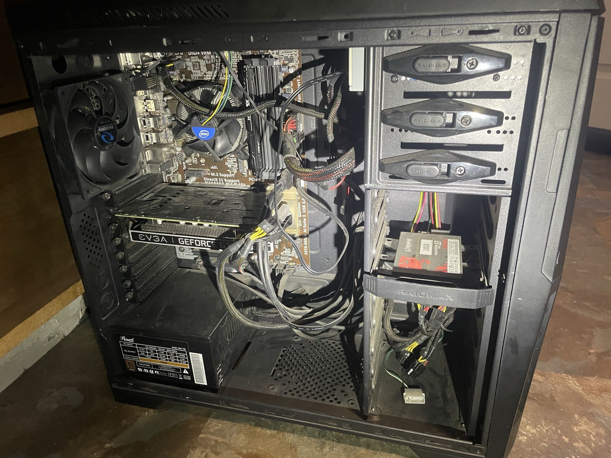 Old Pre Built Pc Raidmax for Sale in Santa Clara, CA - OfferUp