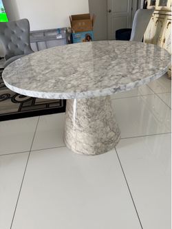 Nice round dining table