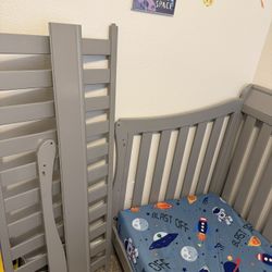 Crib /toddler Bed With Attached Changing Table 