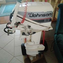 1998 Johnson 9.9 HP OUTBOARD MOTOR WITH ELECTRIC START. ((Clean Title