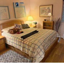 queen bedroom with drawers