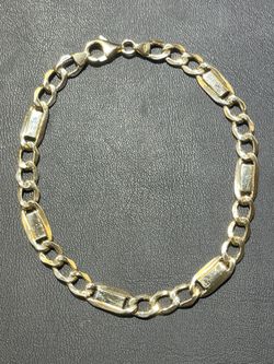 10KT Yellow Gold Hollow Link Bracelet