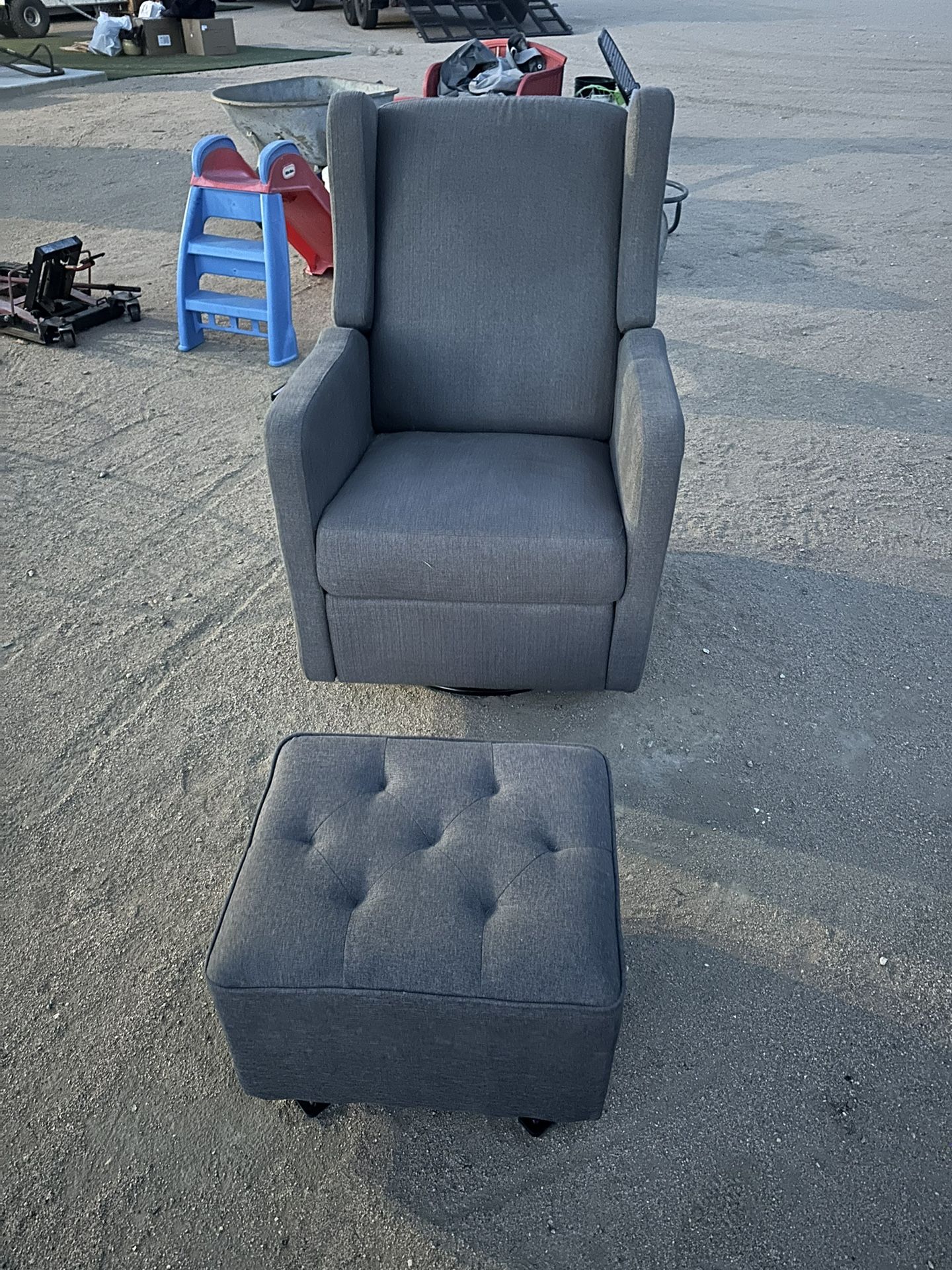 Rocker Lounging Couch With Rocker Foot Rest 