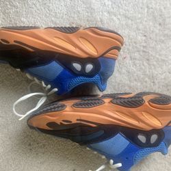 Yeezy 700 Size 8 