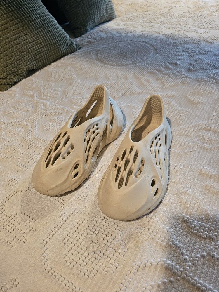 Yeezy FOAM RUNNER