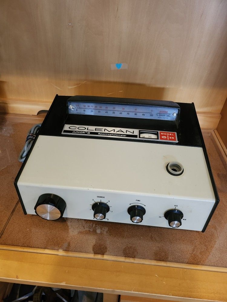 Spectrophotometer. Coleman Junior II