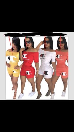 Don’t miss out on this beautiful outfit.. really nice for good price.