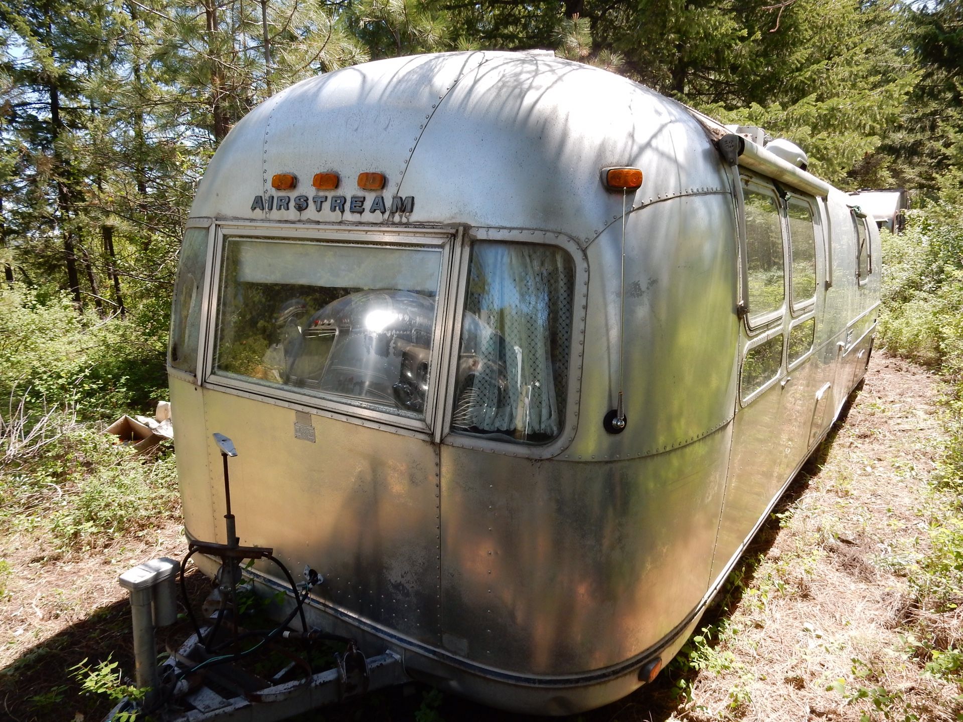 1973 Airstream Sovereign Land Yacht