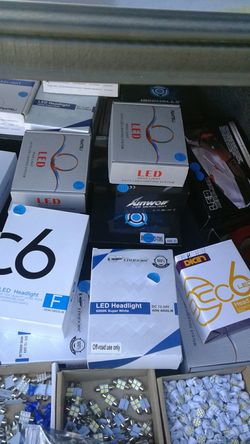 LED HEADLIGHT TENGO DE TODO TIPO DE MEDIDAS NÚMEROS Y LETRAS TODO ESTÁ NUEVOS EN SUS CAJAS COLOR BLANCOS 6000K