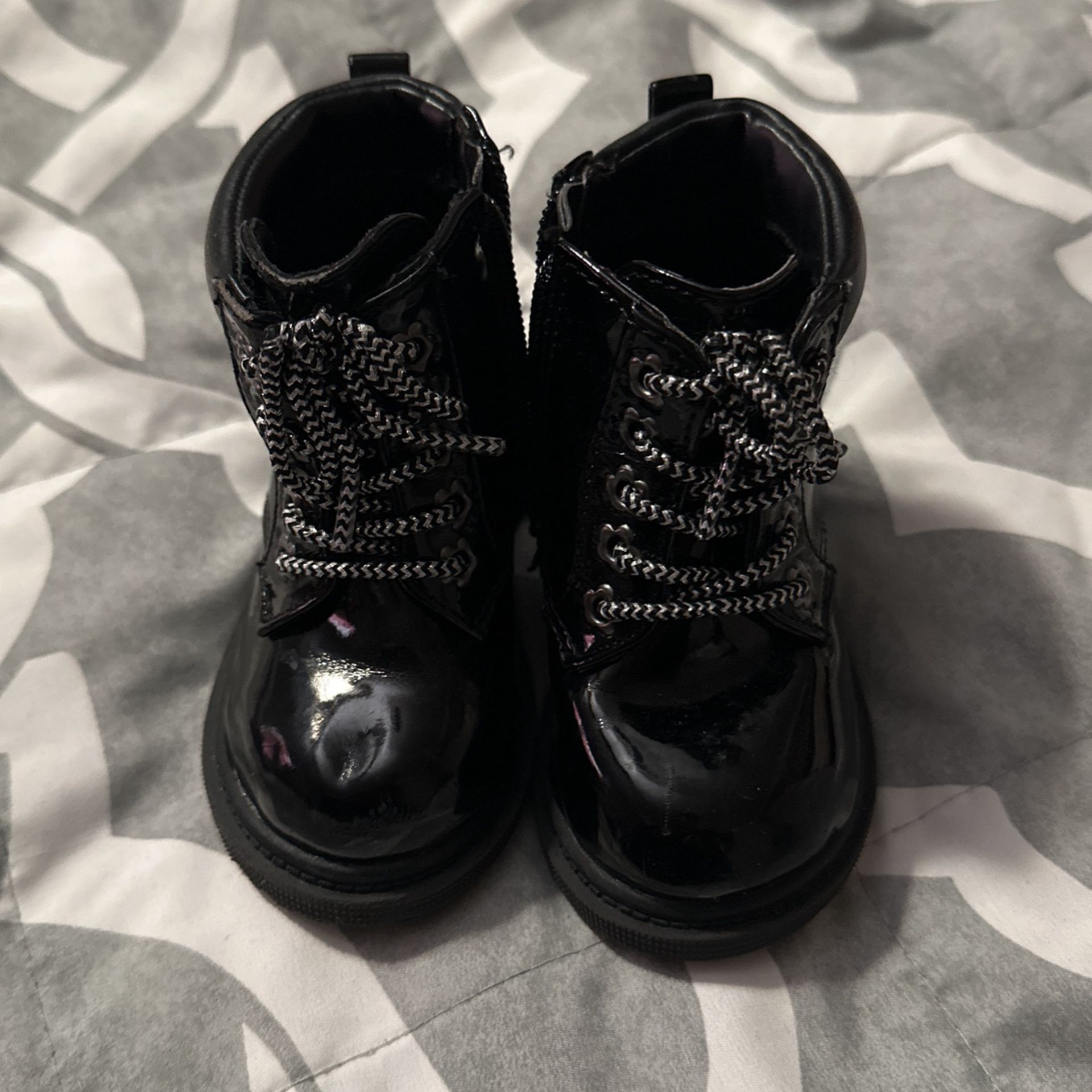Wonder Nations Baby Boots Size 4