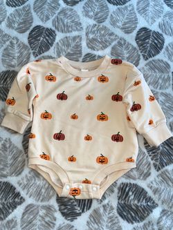 New 3-6 months baby girl Halloween outfit