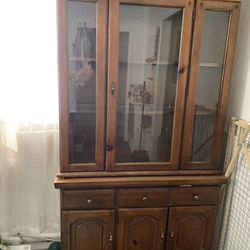Broyhill China Cabinet MAKE AN OFFER 