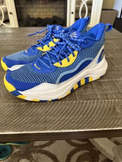 Steph Curry kids Basketball Shoes / Size 7 (youth)