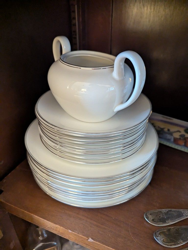 Wedgewood Doric China Set 