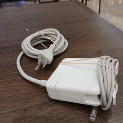 60W MagSafe Power Adapter (A1344) – Good Condition