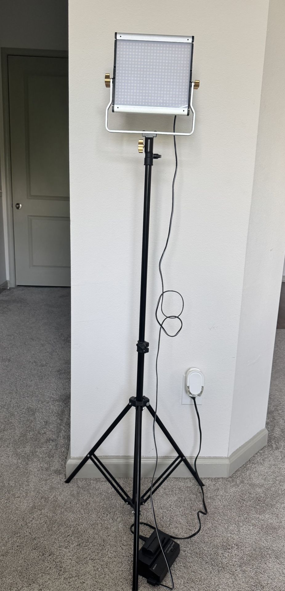Neewer JYLED-500S 480 LED Dimmable Panel Video Light