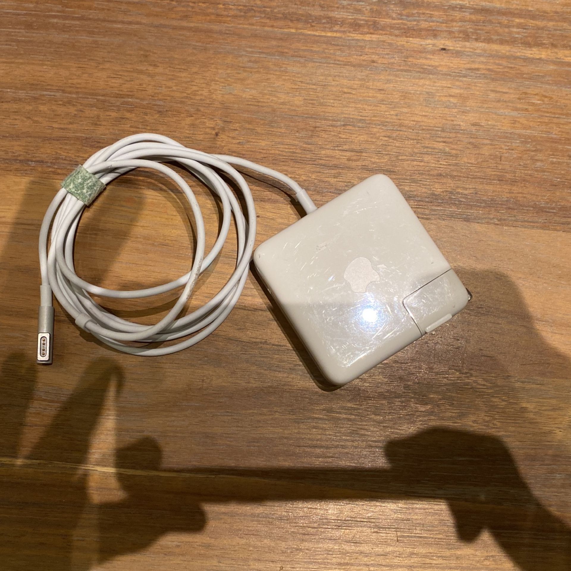 60w Genuine Apple MacBook MagSafe AC Power Adapter