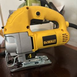 DEWALT Jig Saw, Top Handle, 5.5-Amp, Corded (DW317K), Yellow
