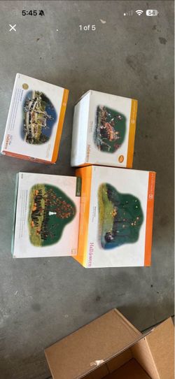 Department 56 Halloween Village Accessories Lot of 4