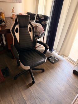 Large gaming chair