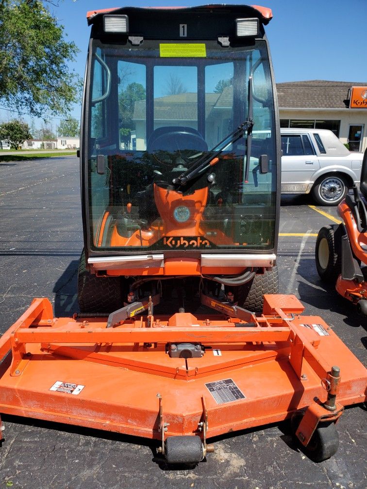 KUBOTA  30  HP DIESEL TRACTOR 
