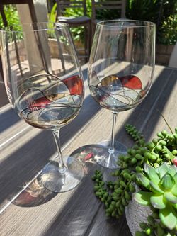Bezrat Set of 4 Handpainted Wine Glasses