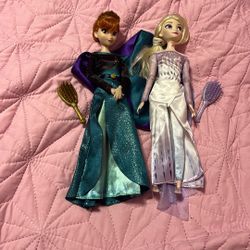 Anna and Elsa Dolls With Brushes