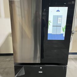 Samsung Fridge - Bespoke  Refrigerator (30 cu. ft.) – Full Depth - Family Hub - Panel – Customizable Door Panel Inc - Model: RF30BB6900AC - MSRP 3450 