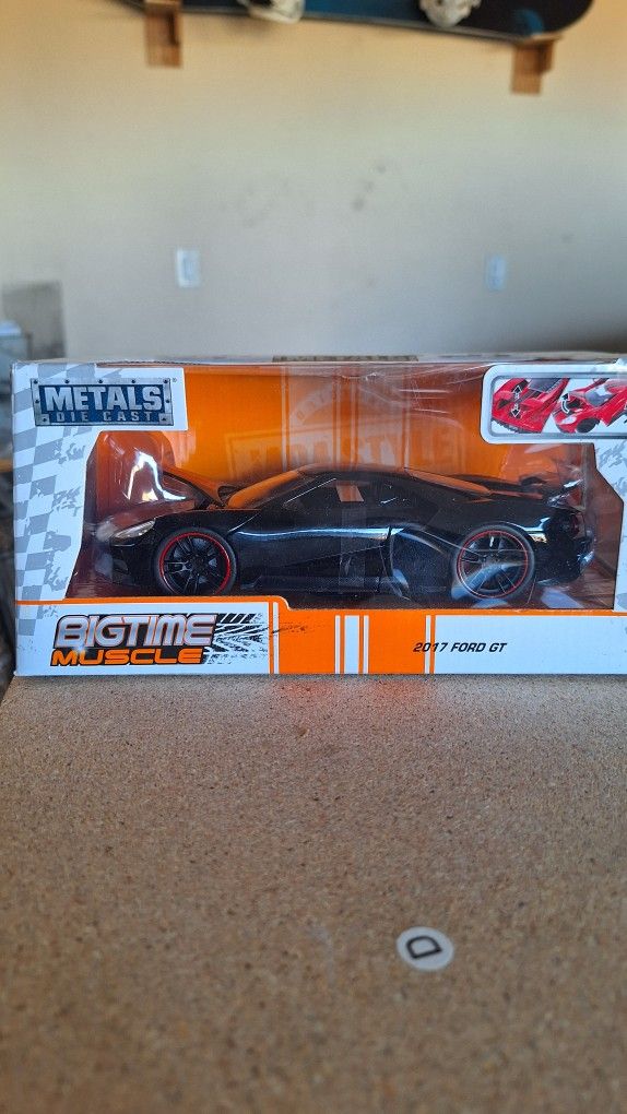 2017 Ford Gt FULL DIE CAST MODEL . BRAND NEW ...$20 COSTS $35