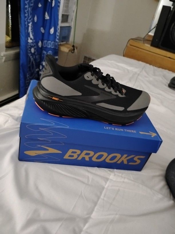 Brooks Ghost 17 Men Size 7