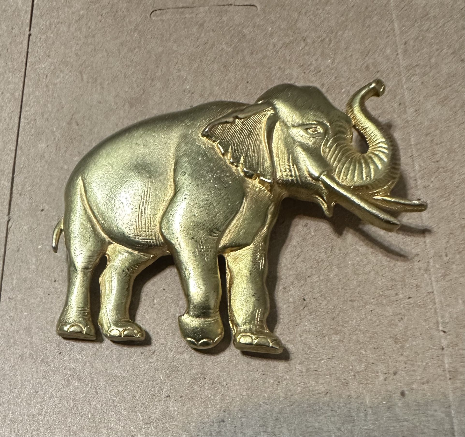 Elephant - Brooch - Pin - Pendant