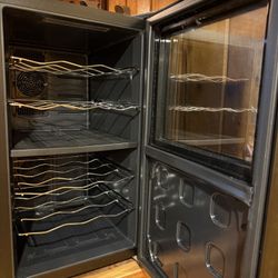 Wine Fridge 18 Bottles 