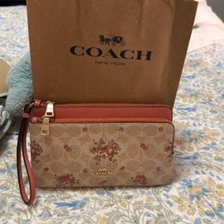 Brand New Double Zip  Coach Wristlet 