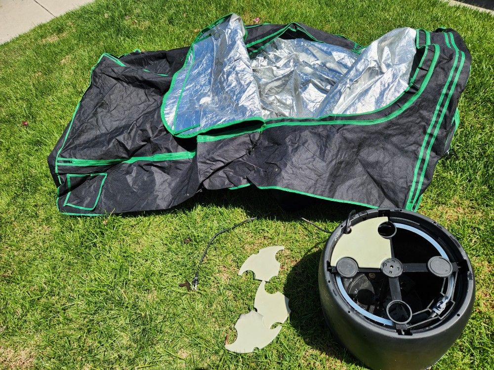 Grow Tent And Hydroponics Tank