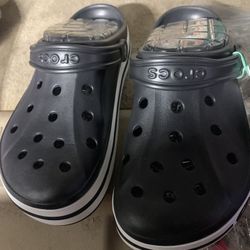 Black Crocs 