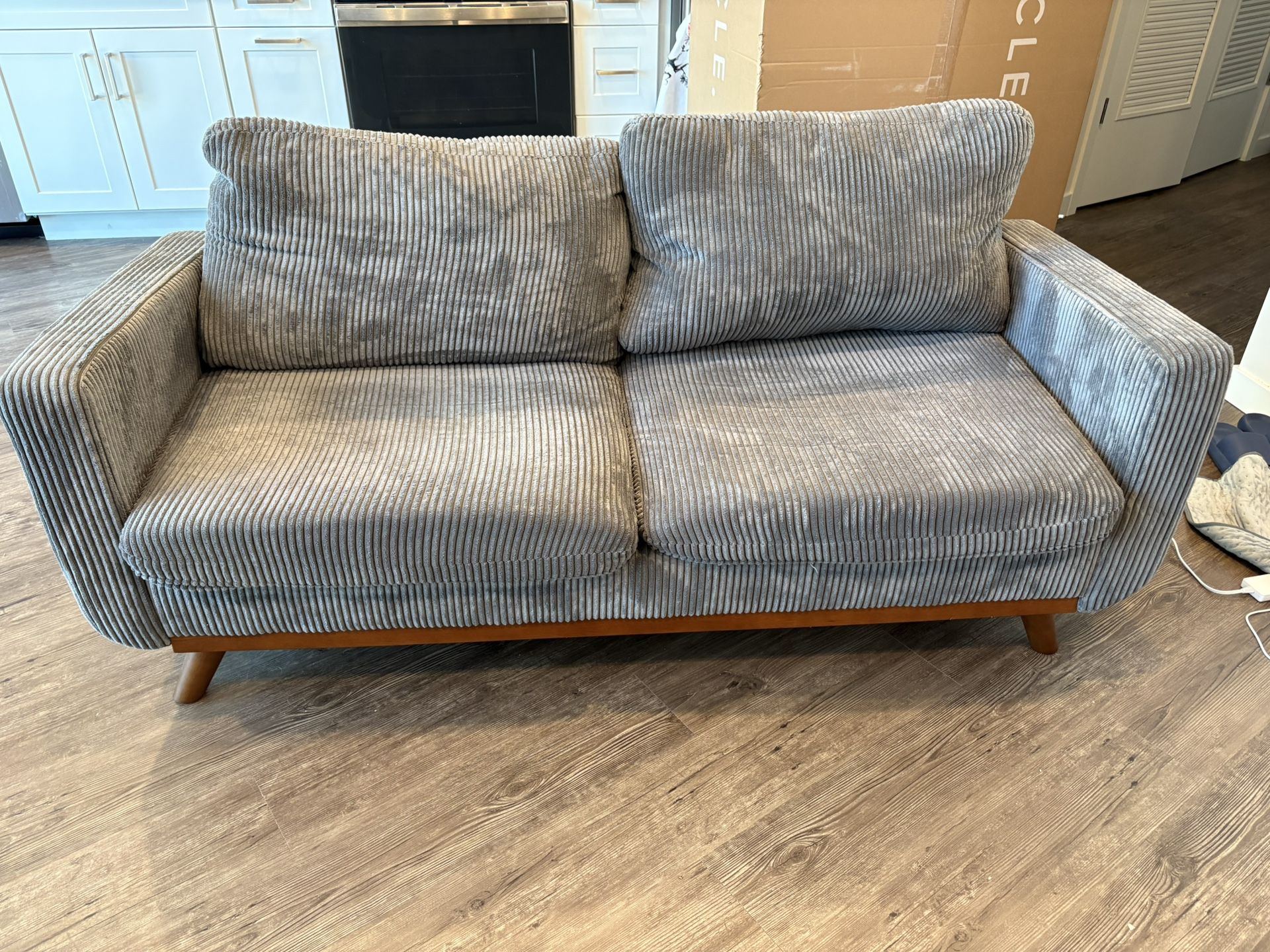✨ Like New Vesgantti 68” Loveseat – Comfy Corduroy, Walnut Legs – $140 OBO