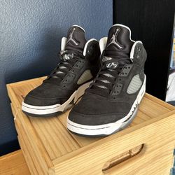Jordan’s 5 Size 9