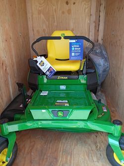 John Deere ZTrak Zero-Turn Riding Mower