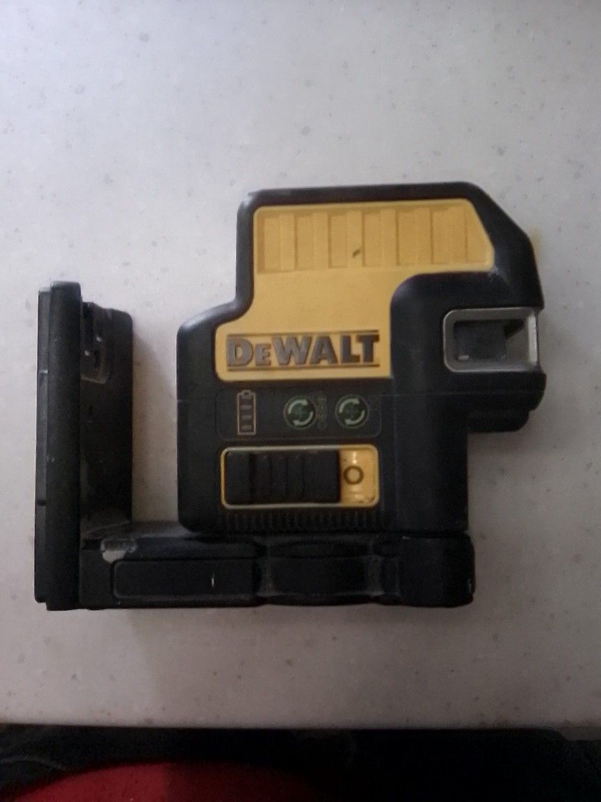 DeWalt 20v Max Cordless 280' Green Cross Line Laser Level