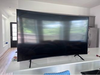 Samsung Curved 80 in Smart TV