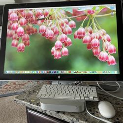 Mac mini With 24inch Apple led Cinema Display