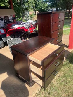 Small 3 drawer dresser
