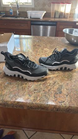 Kids sneakers