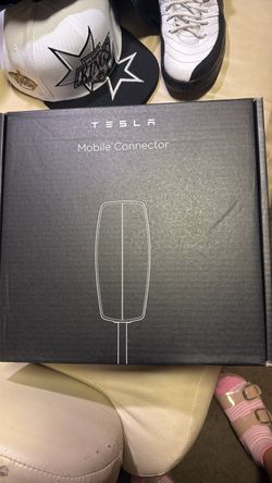 Tesla mobile connector